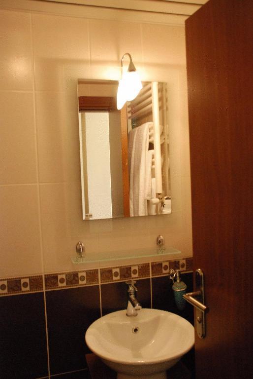 Reis Hotel Sinop Bilik gambar